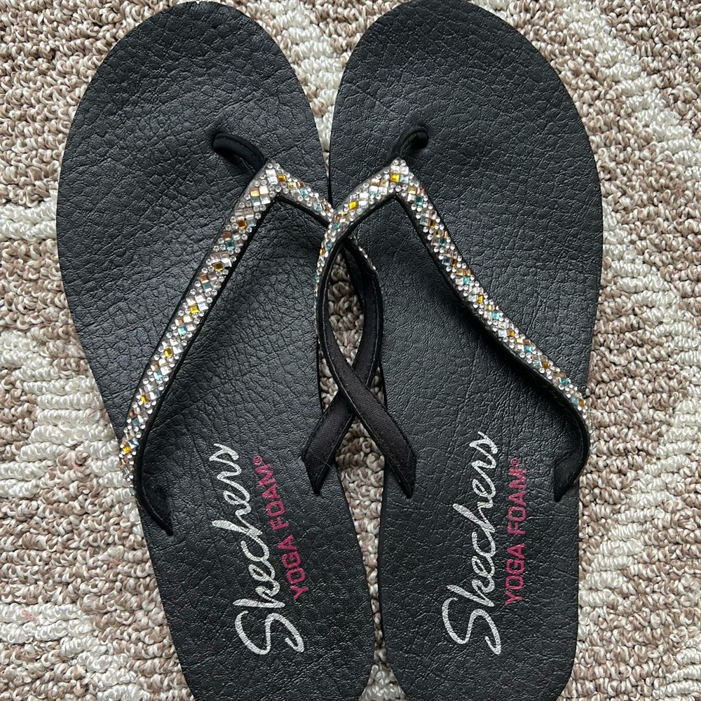 Sketchers flip flop
